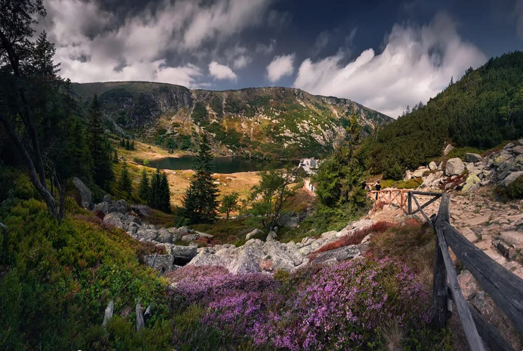 Co zwiedzić w Karkonoszach - odkryj najpiękniejsze atrakcje i szlaki