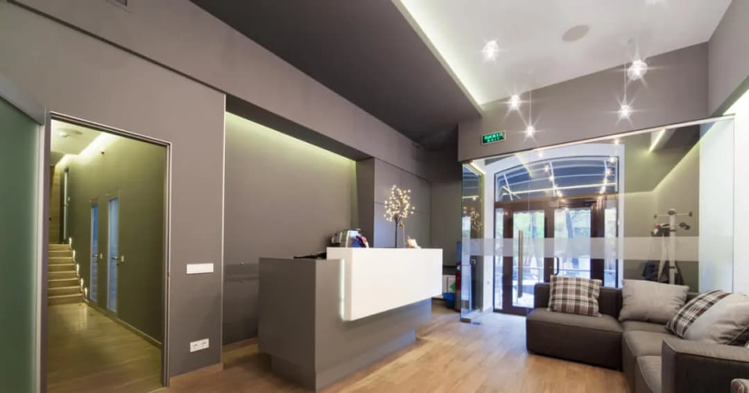 Co to jest lobby w hotelu i jakie pełni funkcje w obiekcie?