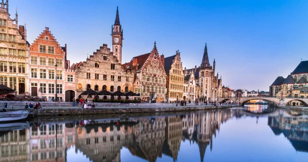 Gdzie leży Gandawa? Odkryj jej niezwykłą lokalizację i atrakcje