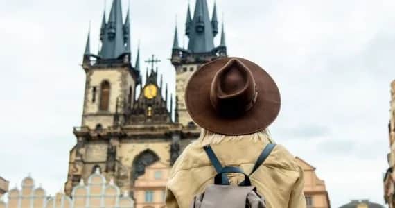 Co można zwiedzić w Pradze? Odkryj ukryte skarby miasta