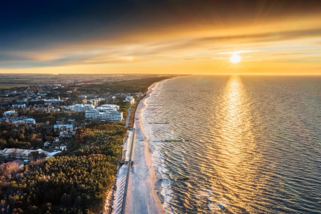 Co można zwiedzić w Mielnie? Odkryj ukryte skarby regionu